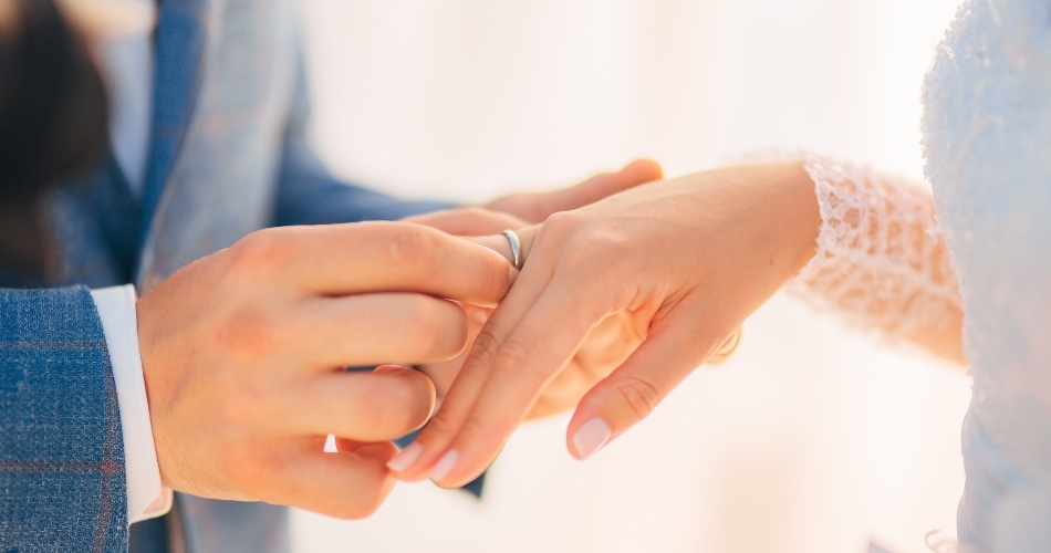 Image 2: F. Hinds Ltd