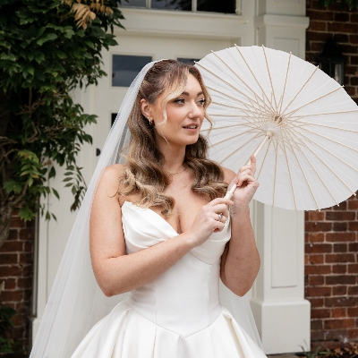 Wedding News: Discover this modern and minimalist wedding shoot with organic botanical details