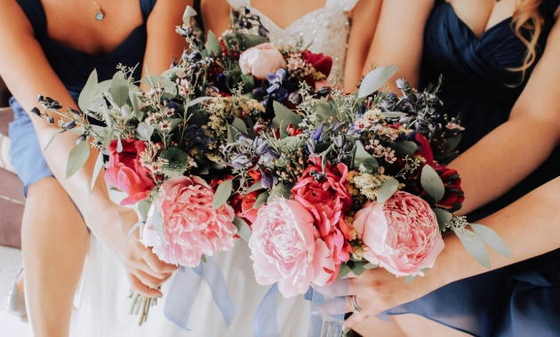 Wedding flowers cake