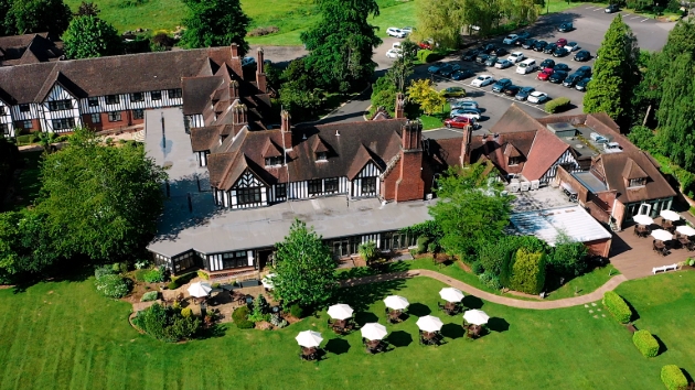 Weddings at Hogarths Stone Manorm a luxury countryside venue in Worcestershire: Image 1